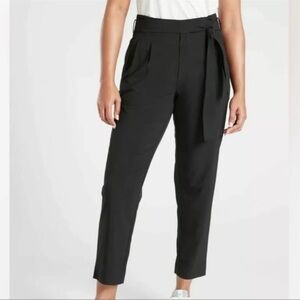 Athleta Skyline Pants Black Lightweight Belted Flowy Athletic Size 4 Women’s